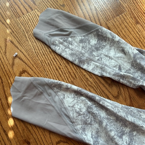 lululemon legging size 10 - Picture 4 of 4